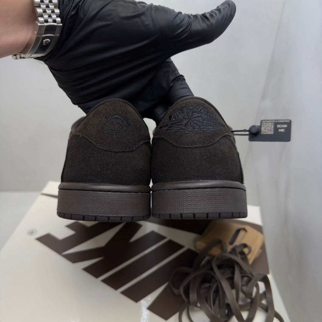 Jordan 1 Low Travis Scott Velvet 9UK
