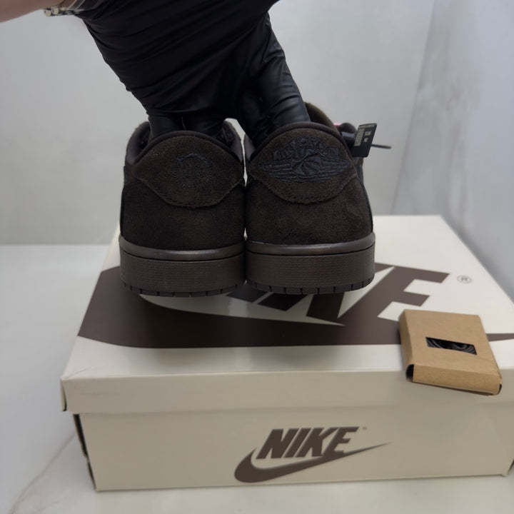 Jordan 1 Low Travis Scott Velvet 9.5UK