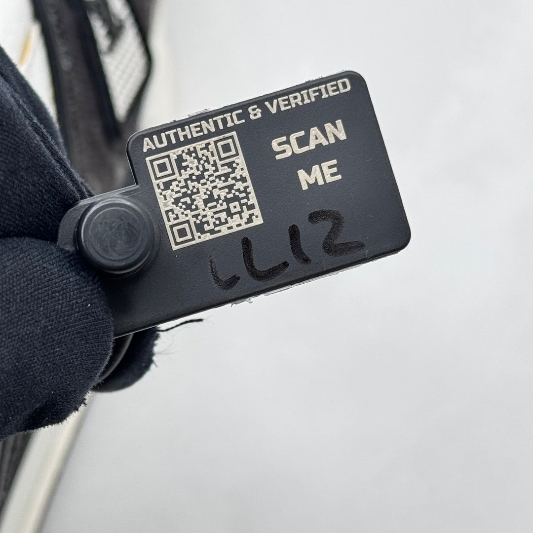 Louis Vuitton Trainers Black/White LV8