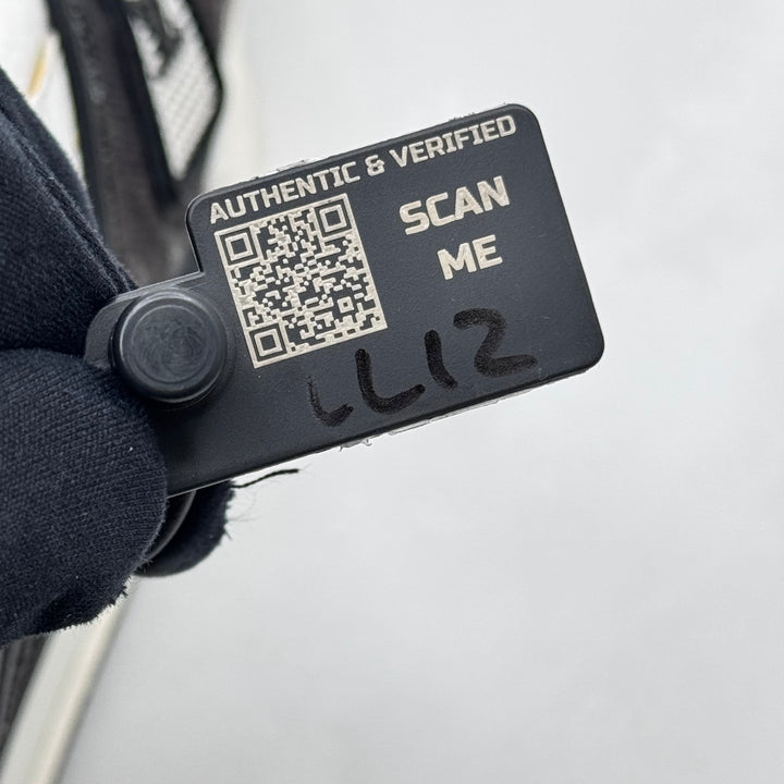 Louis Vuitton Trainers Black/White LV8