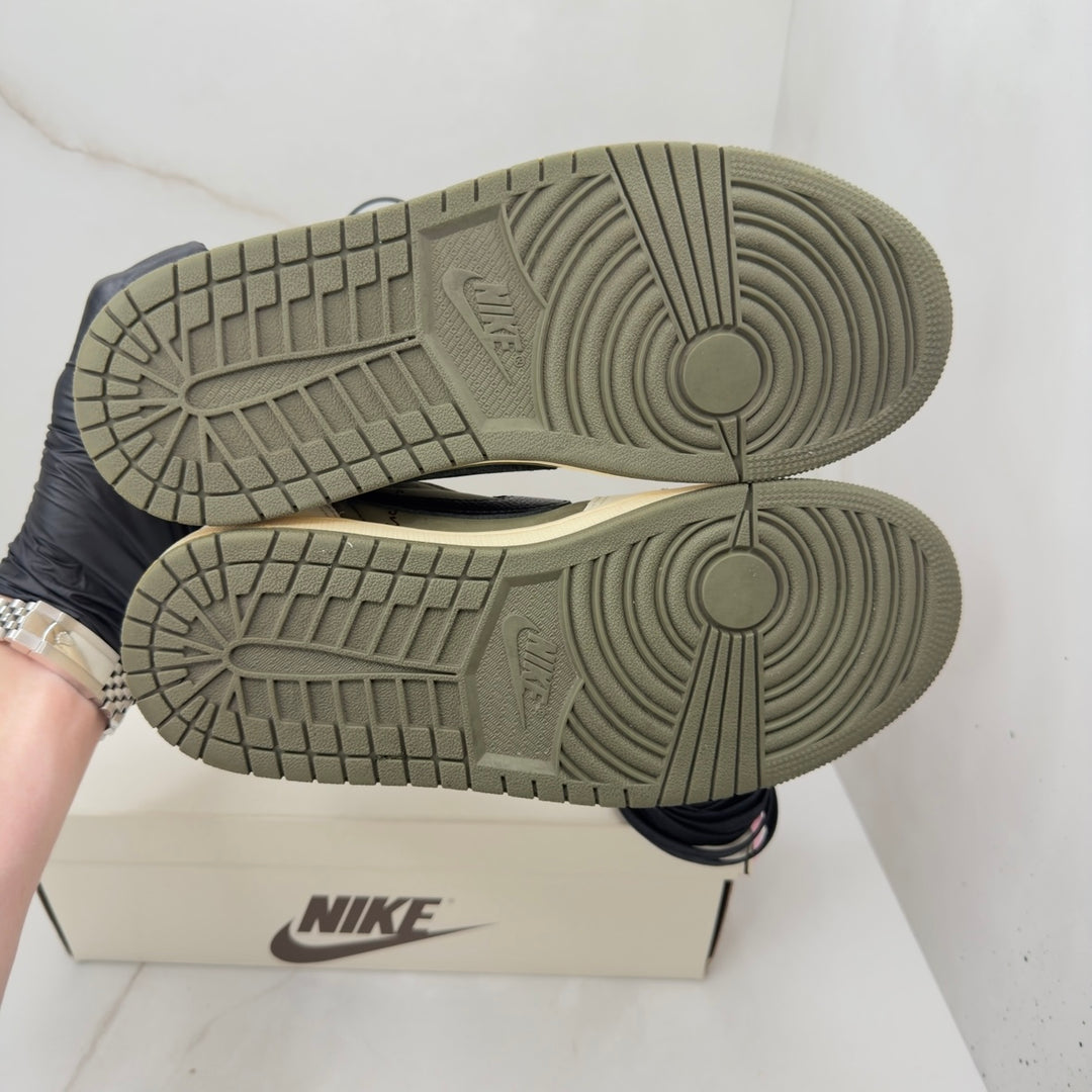 Jordan 1 Low Travis Scott Medium Olive 6.5UK