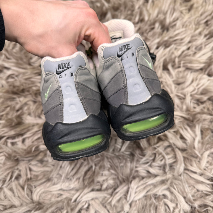 Nike air max 95 fresh mint 7.5UK