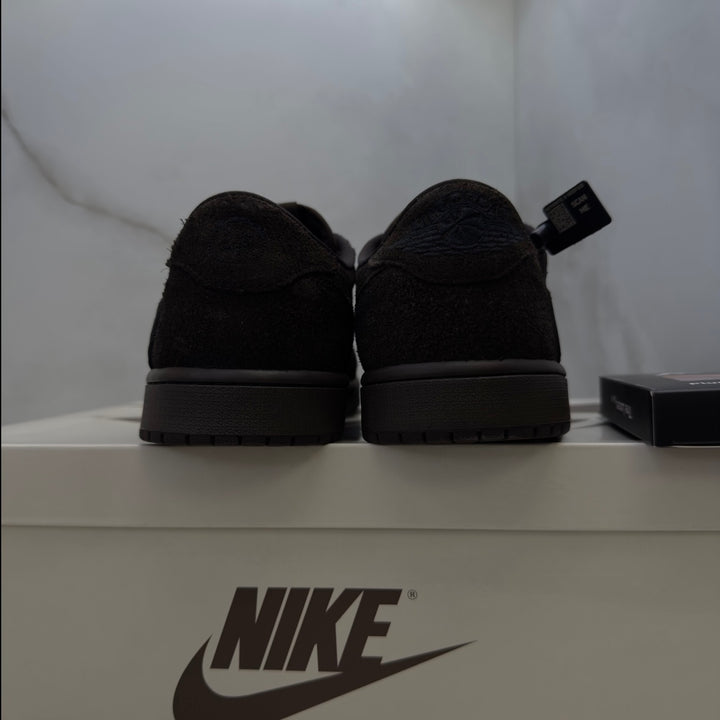 Jordan 1 Low Travis Scott Velvet 9.5UK
