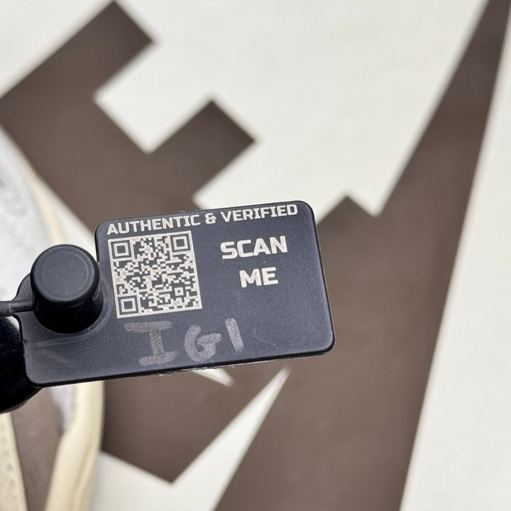 Jordan 1 Low Travis Scott Reverse Mocha 12UK