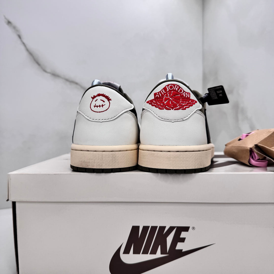 Jordan 1 Low Travis Scott Medium Olive 7.5UK