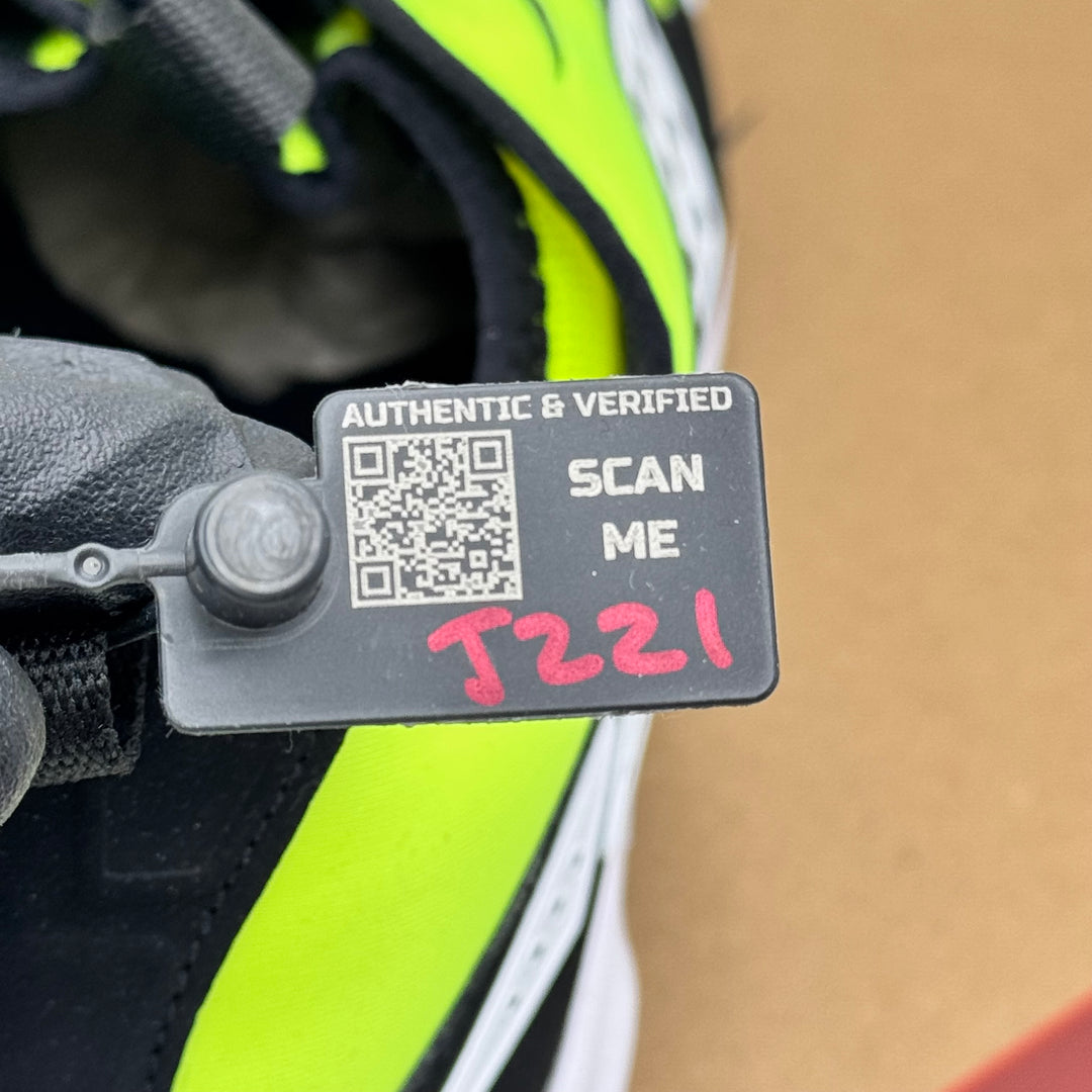 Nike Air Max Sunder 9.5UK