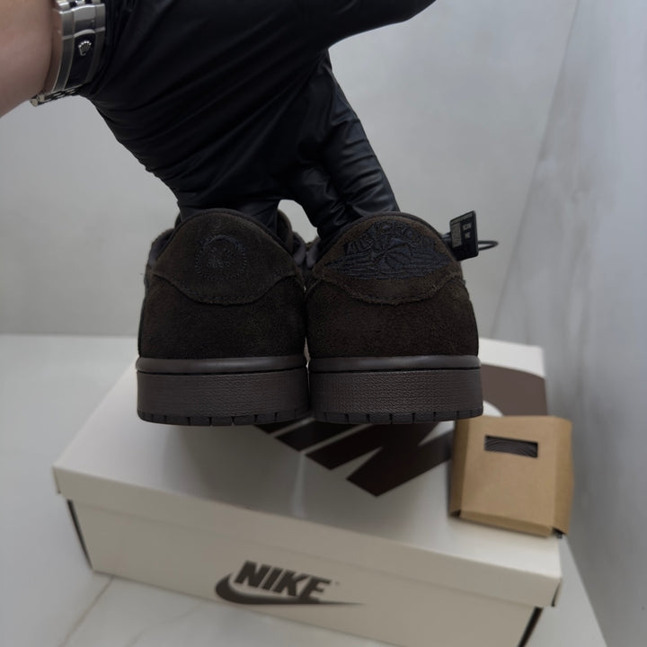 Jordan 1 Low Travis Scott Velvet 7UK