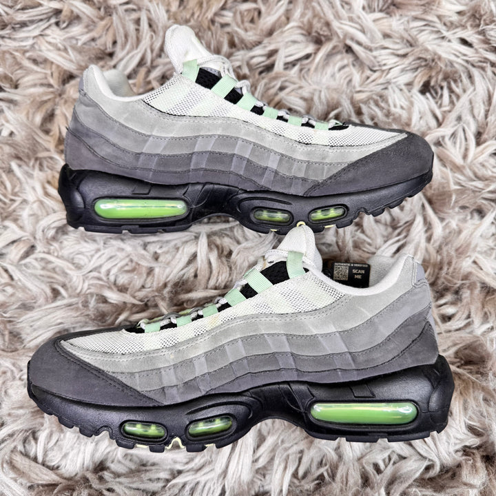 Nike air max 95 fresh mint 8.5UK