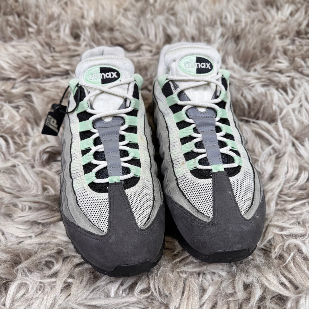 Nike air max 95 fresh mint 8.5UK