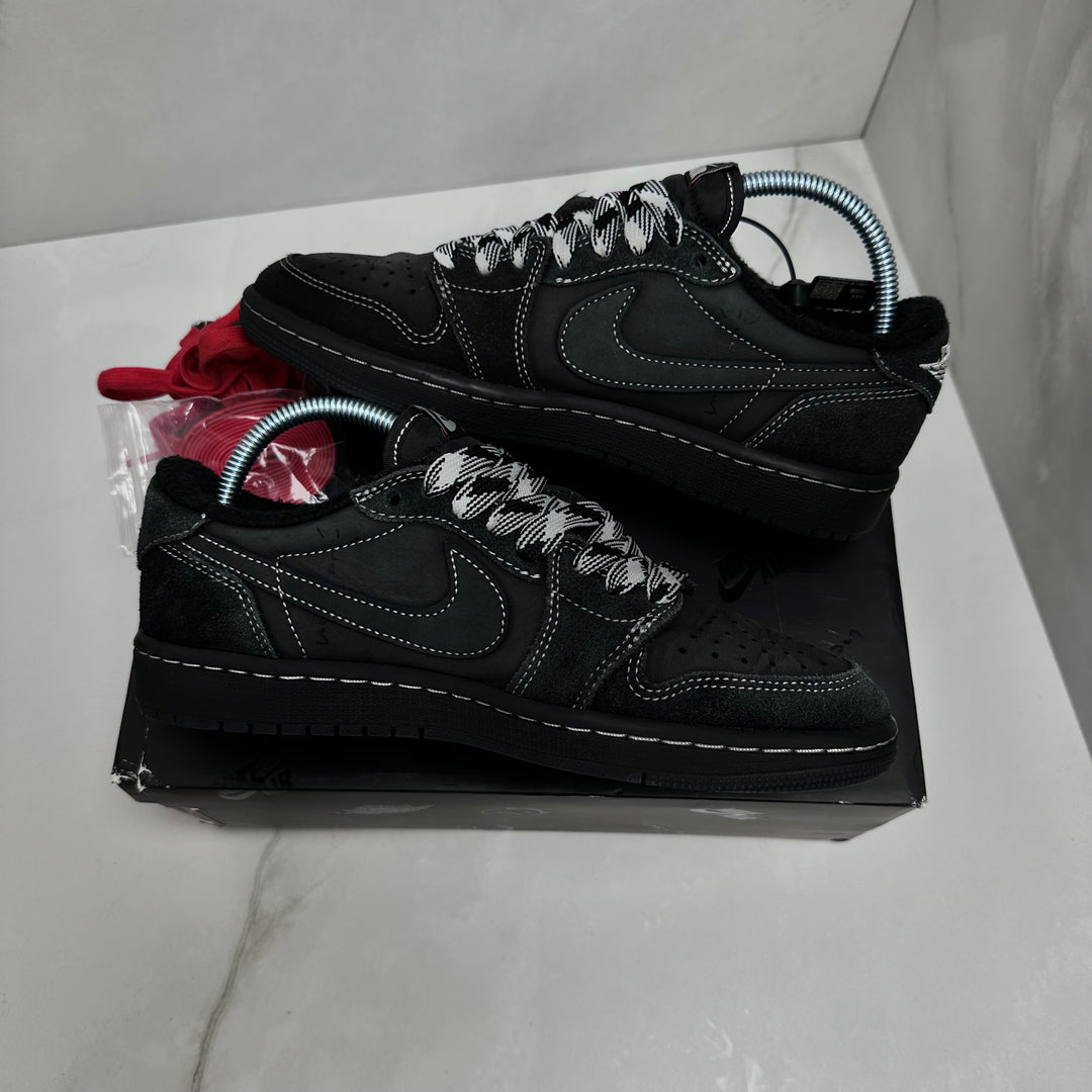 Jordan 1 Low Travis Scott Phantom 5.5UK