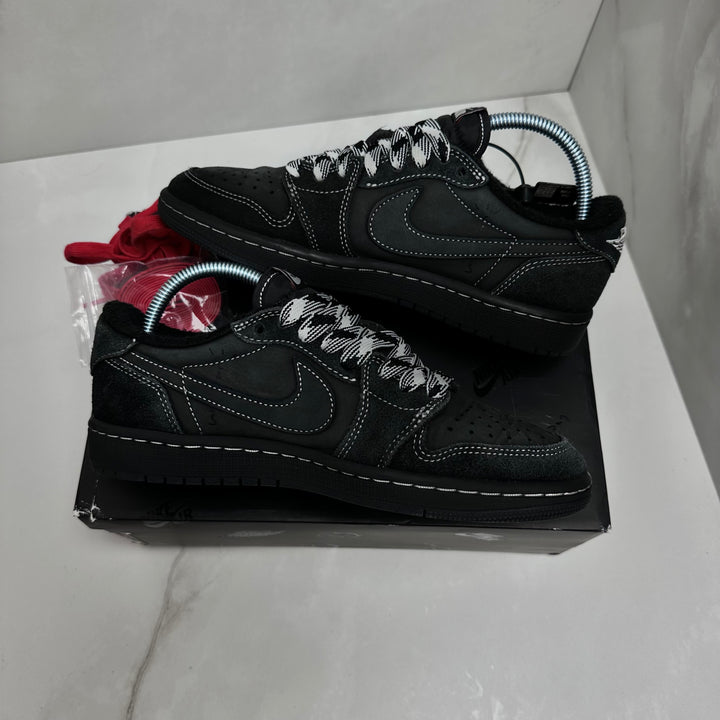 Jordan 1 Low Travis Scott Phantom 5.5UK