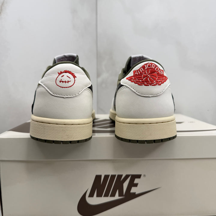 Jordan 1 Low Travis Scott Medium Olive 8.5UK (2496)