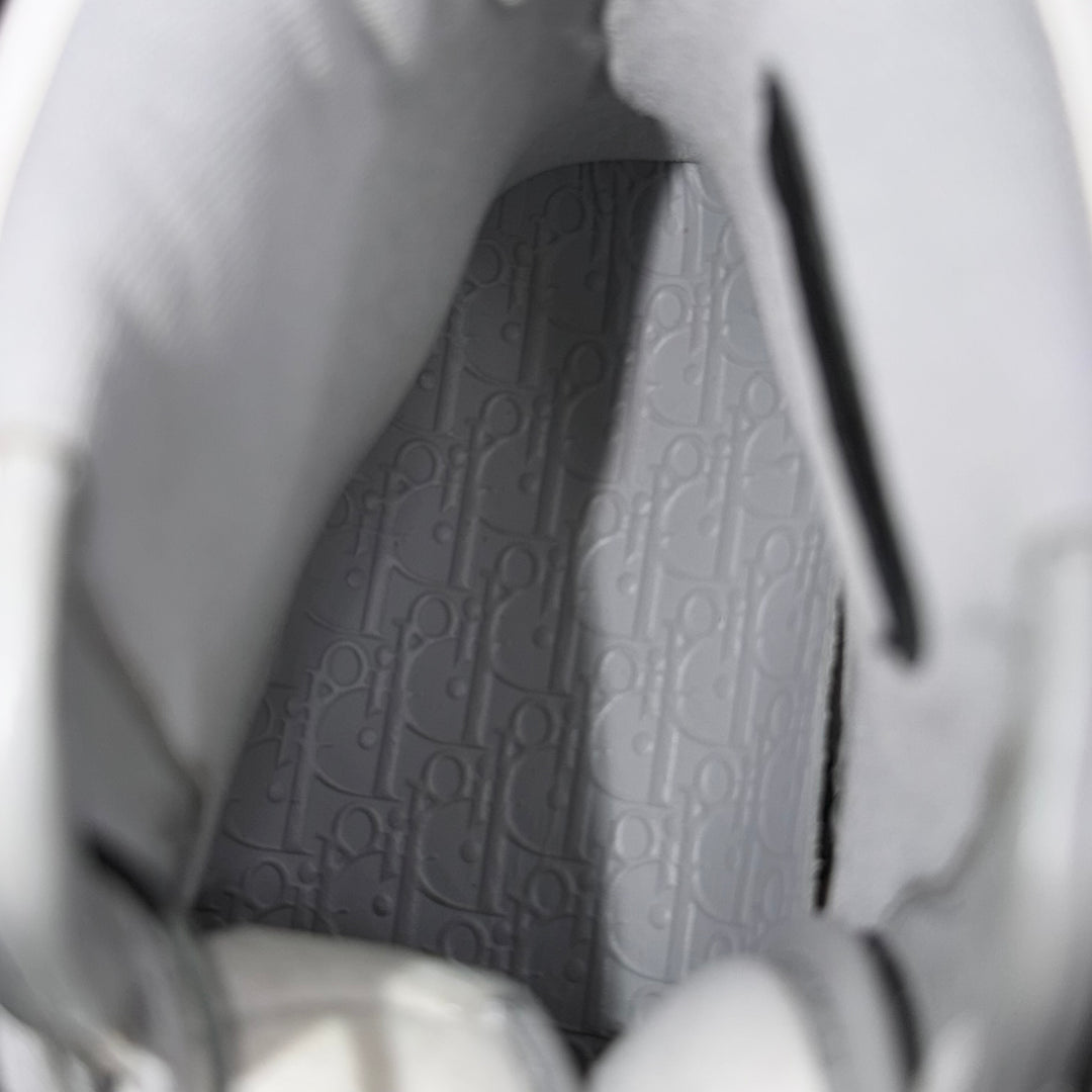 Jordan 1 High Dior 8.5UK (2706)