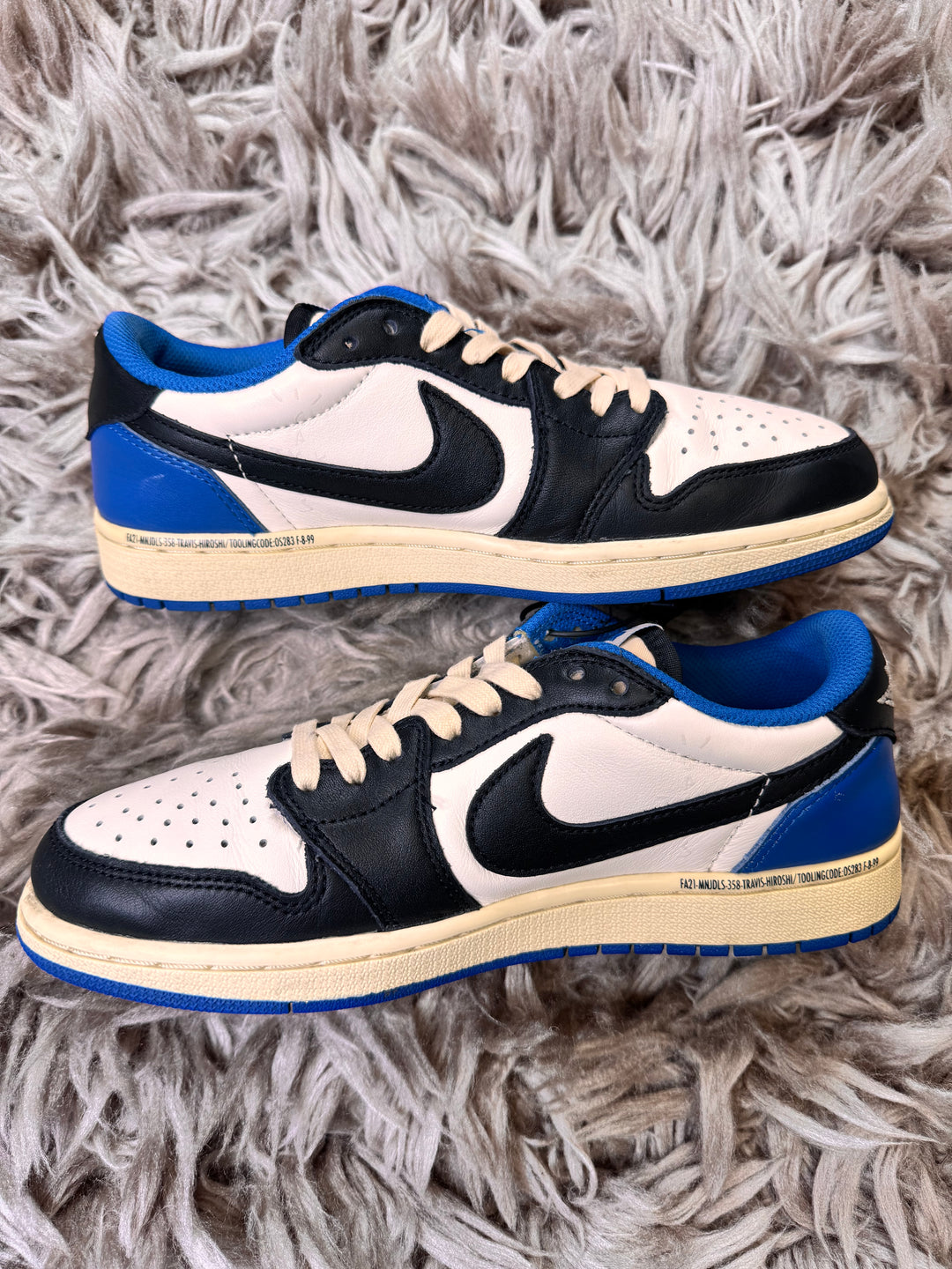 Jordan 1 low Travis Scott fragment 5.5UK