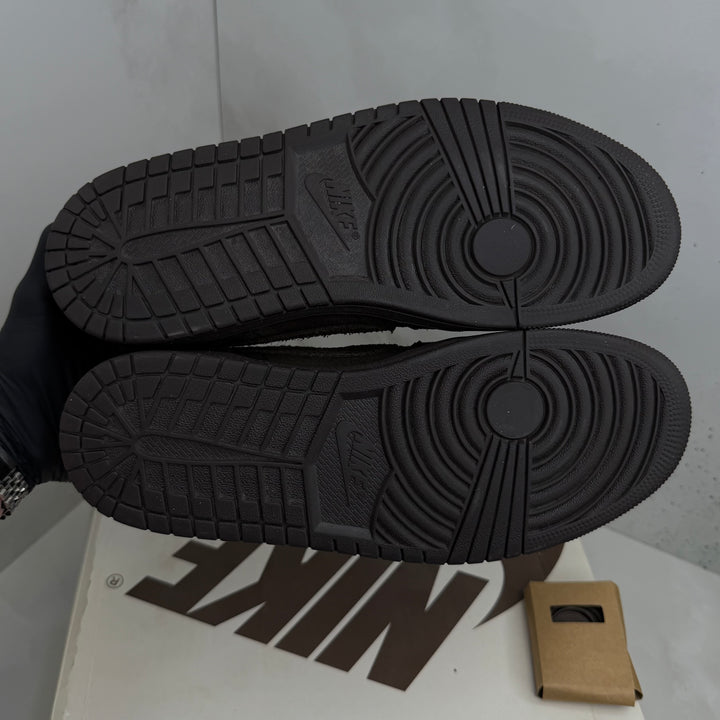 Jordan 1 Low Travis Scott Velvet Brown 8UK (2464)