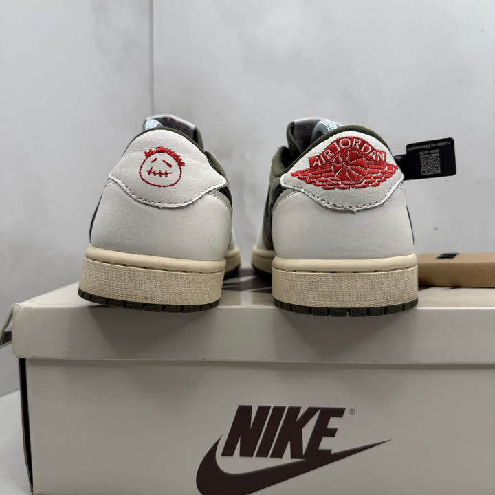 Jordan 1 Low Travis Scott Medium Olive 7.5UK (2493)