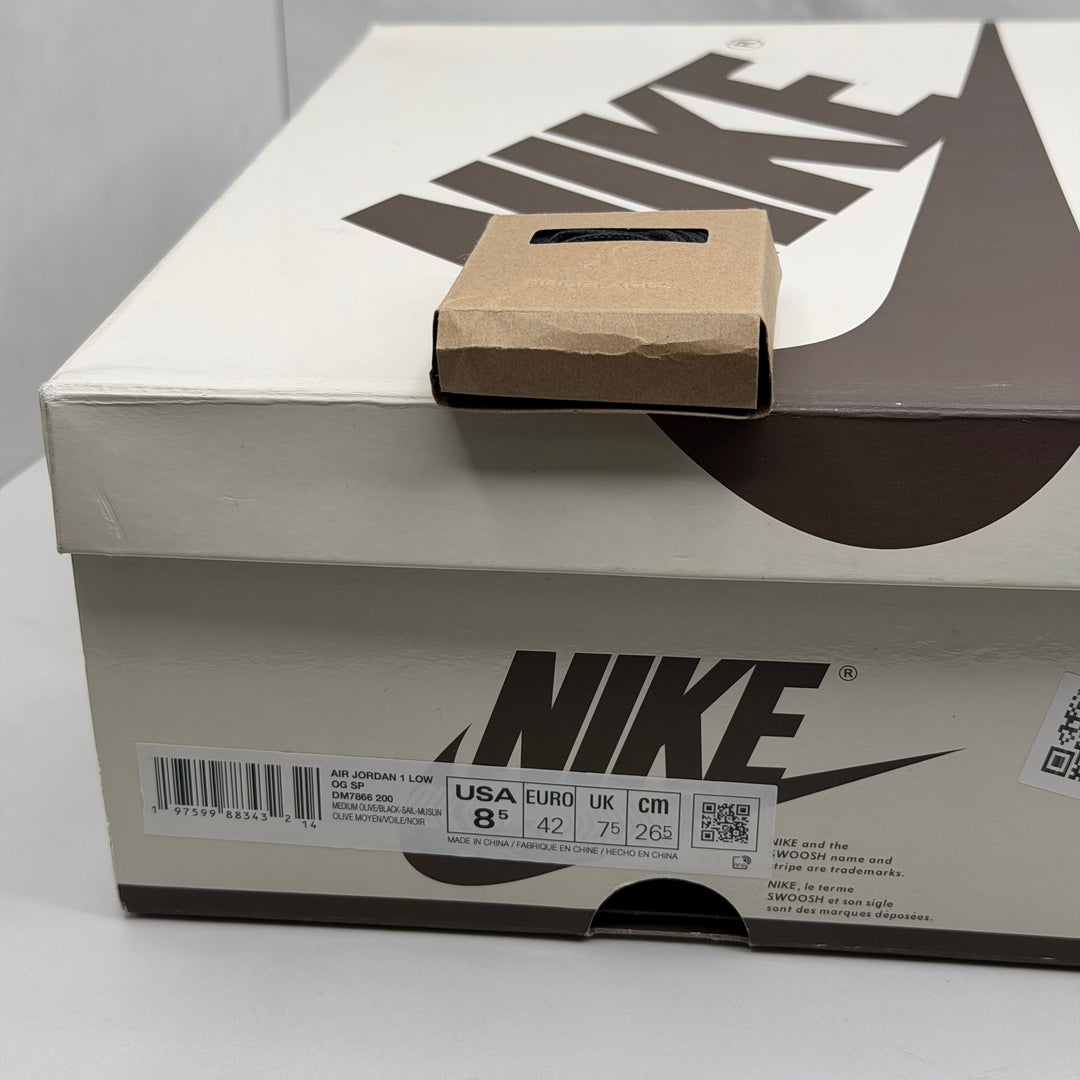 Jordan 1 Low Travis Scott Medium Olive 7.5UK (2493)