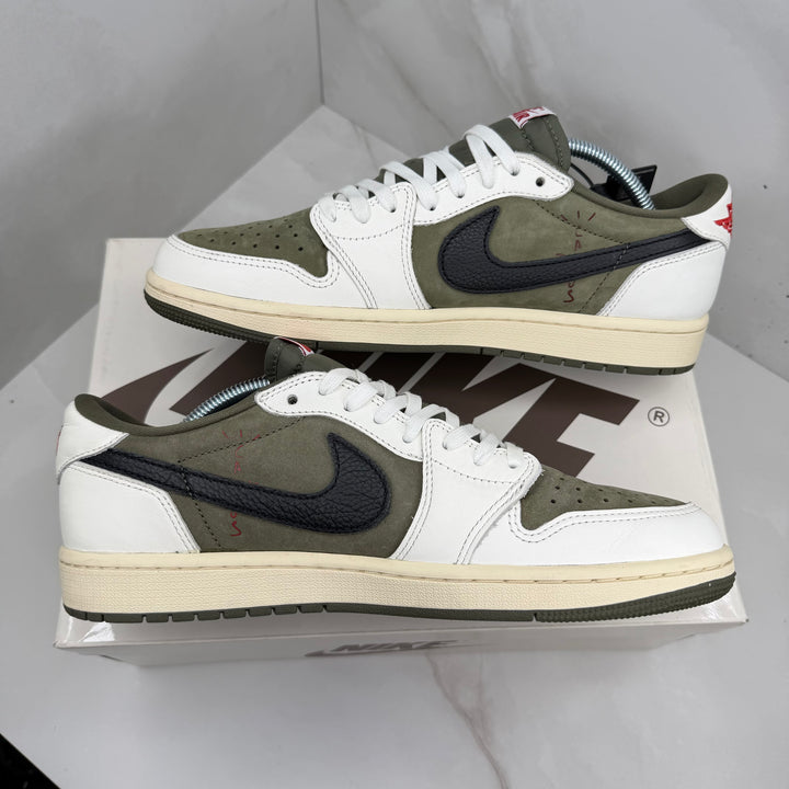 Jordan 1 Low Travis Scott Medium Olive 8.5UK (2496)