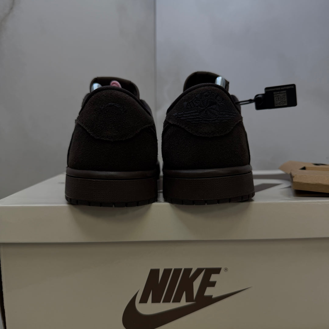 Jordan 1 Low Travis Scott Velvet Brown 7.5UK (2470)