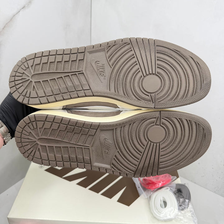 Jordan 1 Low Travis Scott Reverse Mocha 10.5UK