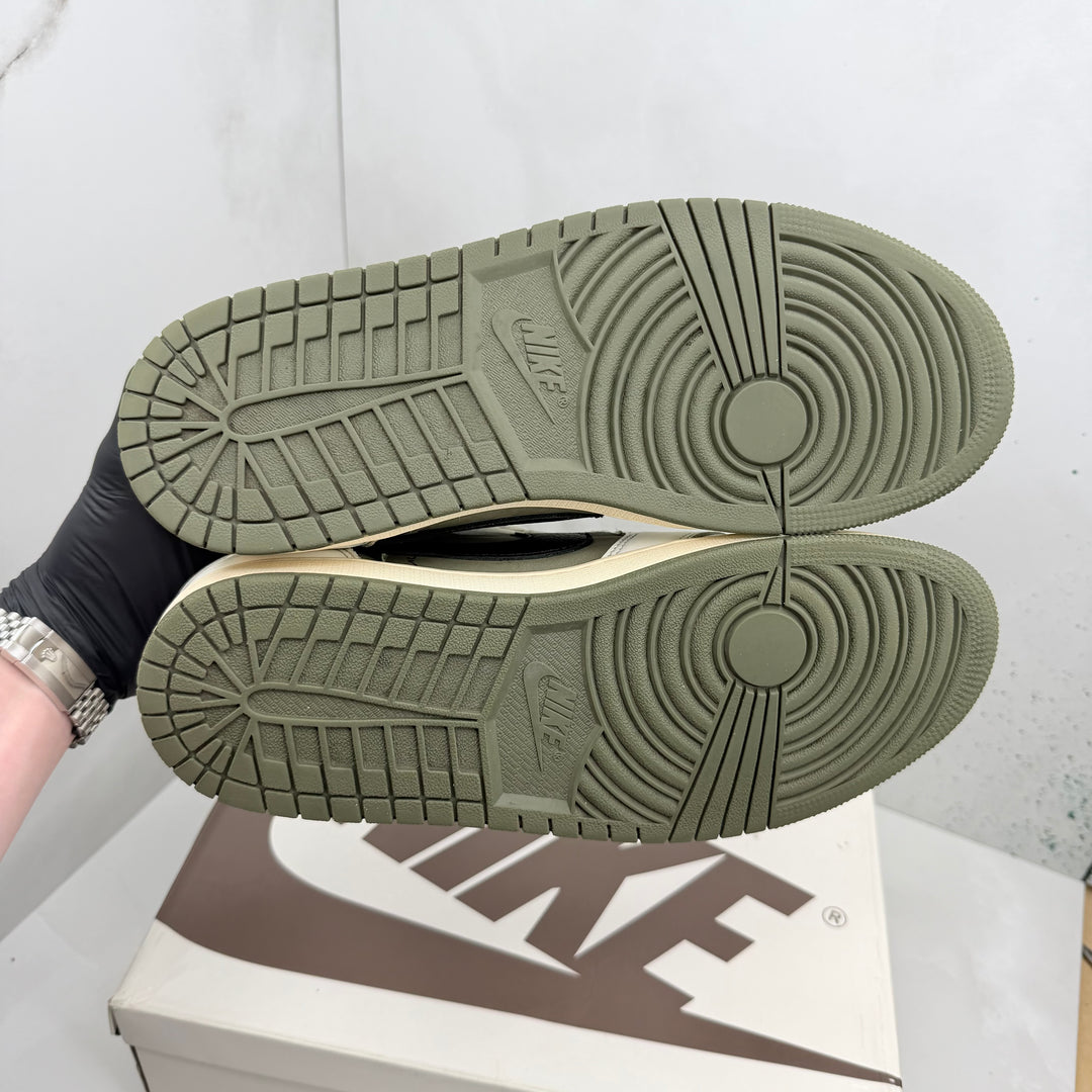 Jordan 1 Low Travis Scott Medium Olive 8.5UK (2483)