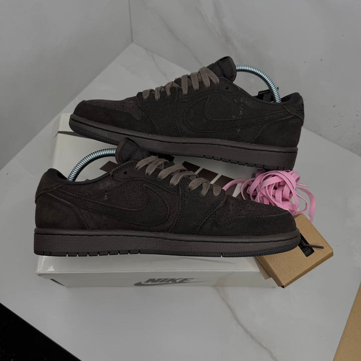 Jordan 1 Low Travis Scott Velvet Brown 7UK (2568)