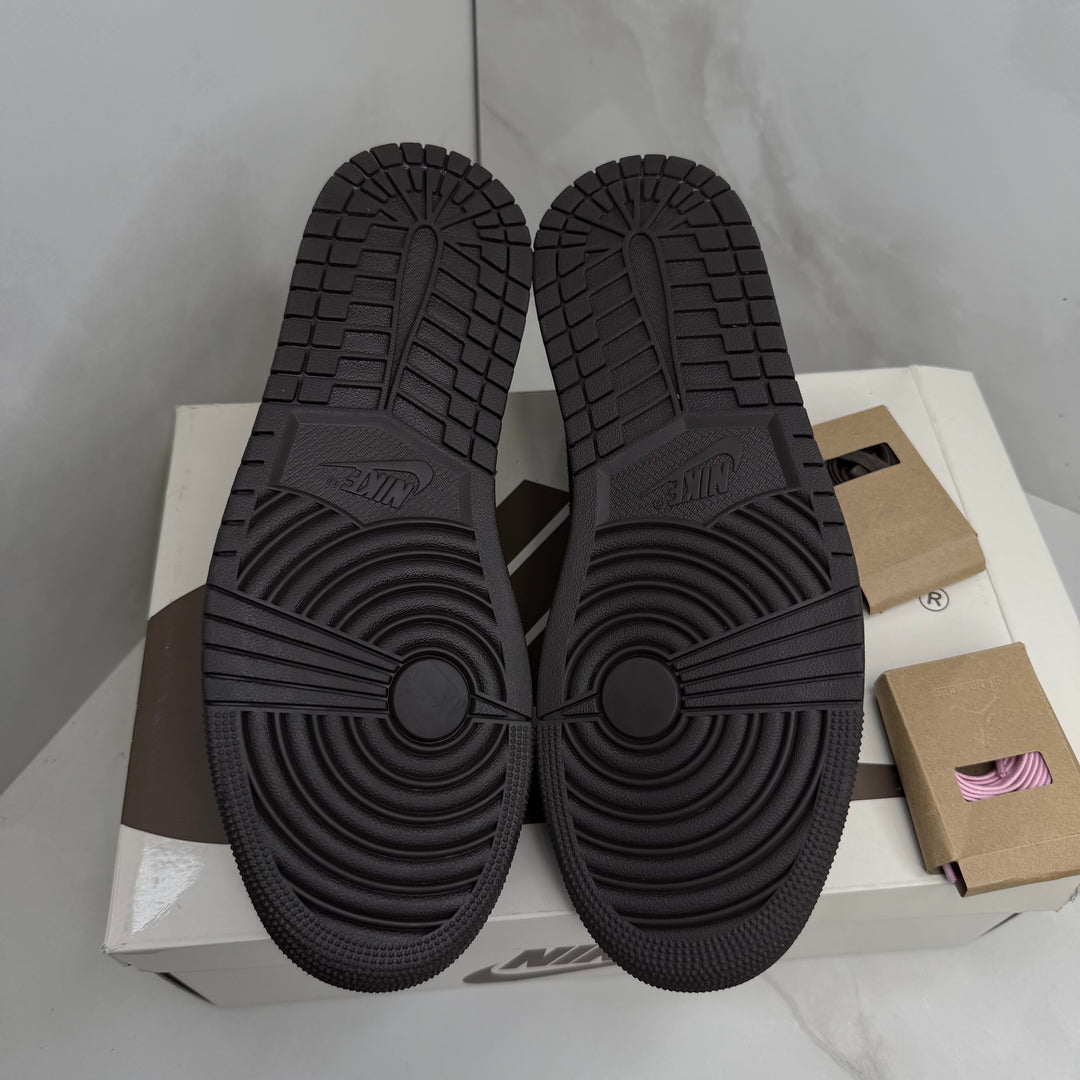 Jordan 1 Low Travis Scott Velvet Brown 8.5UK