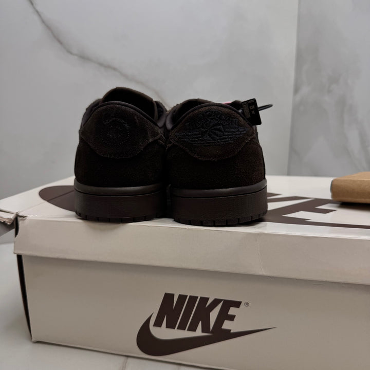 Jordan 1 Low Travis Scott Velvet Brown 7UK