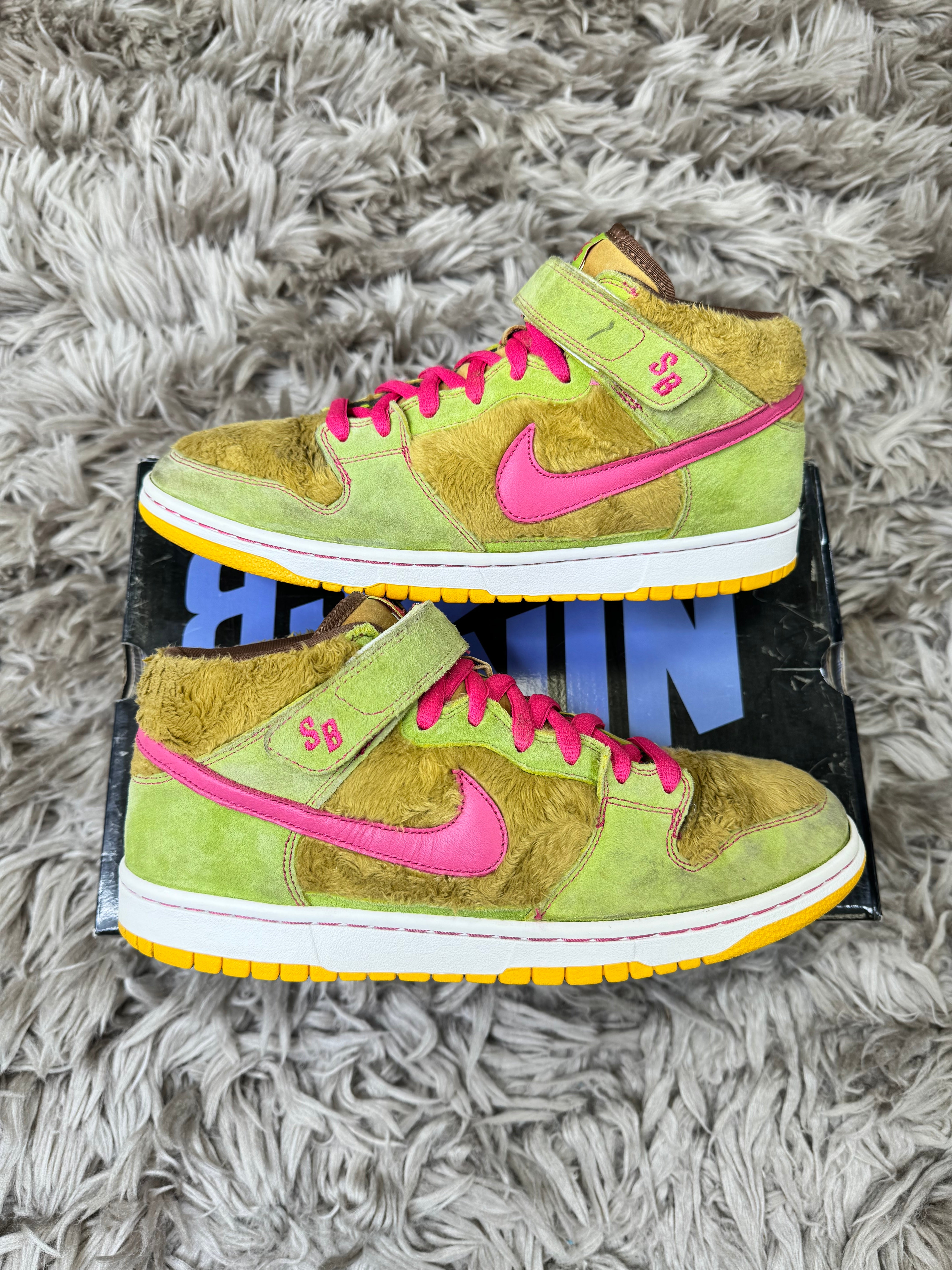 Nike SB dunk mama bear 9.5UK