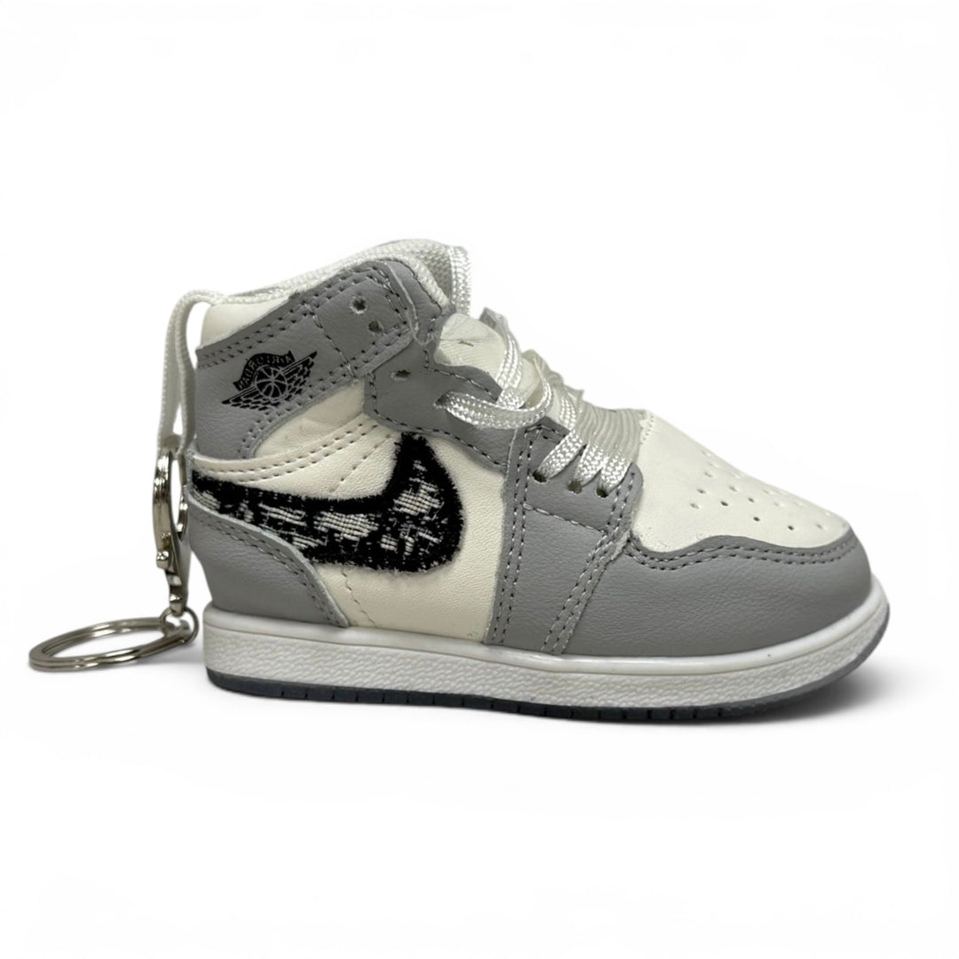 Sneaker Power Bank CD With USB C cable