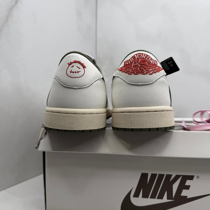 Jordan 1 Low Travis Scott Medium Olive 8.5UK (1621)