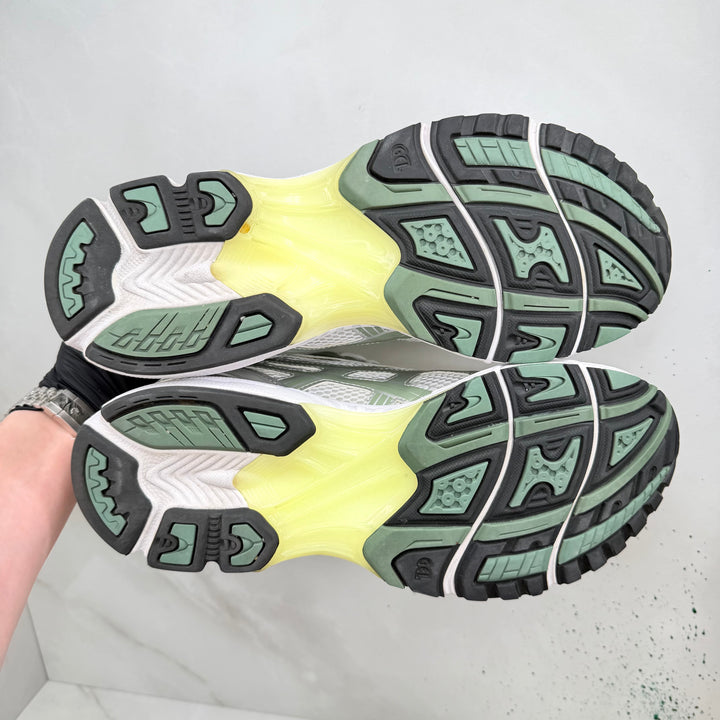 ASICS Gel-Kayano 14 9.5UK