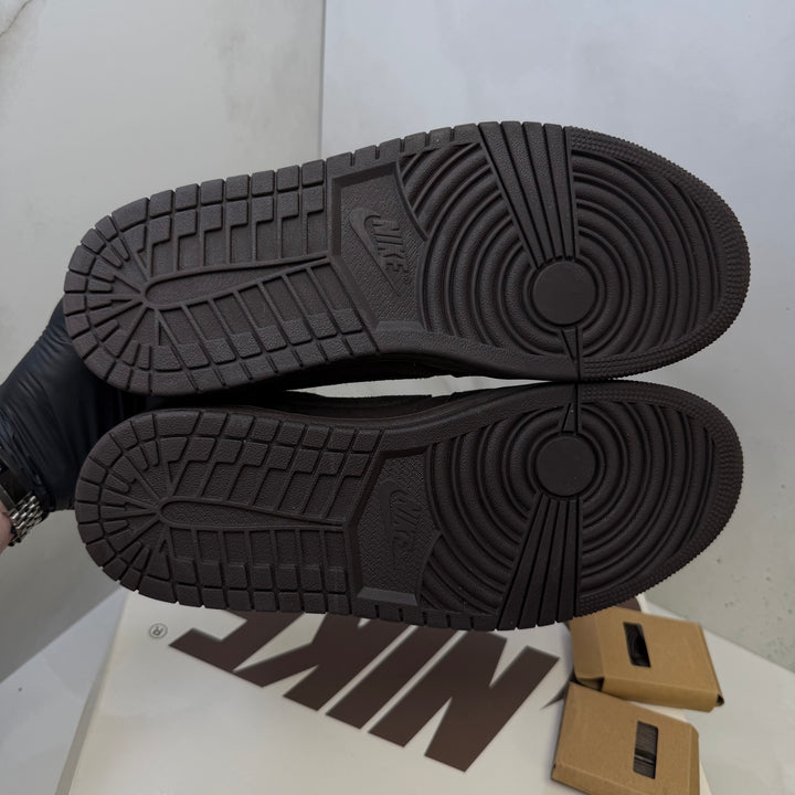 Jordan 1 Low Travis Scott Velvet Brown 7.5UK (2470)