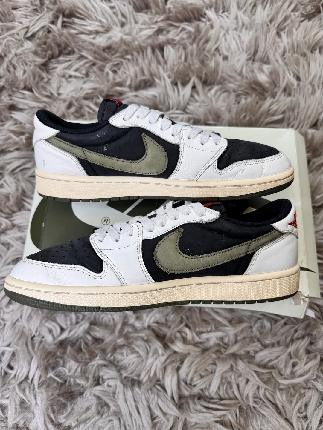 Jordan 1 low Travis Scott olive 8UK