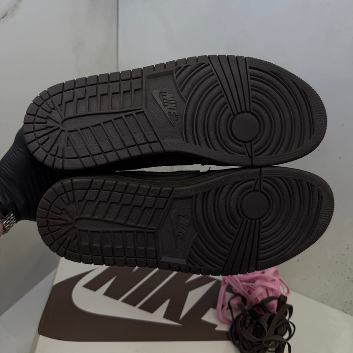 Jordan 1 Low Travis Scott Velvet Brown 8UK (2471)