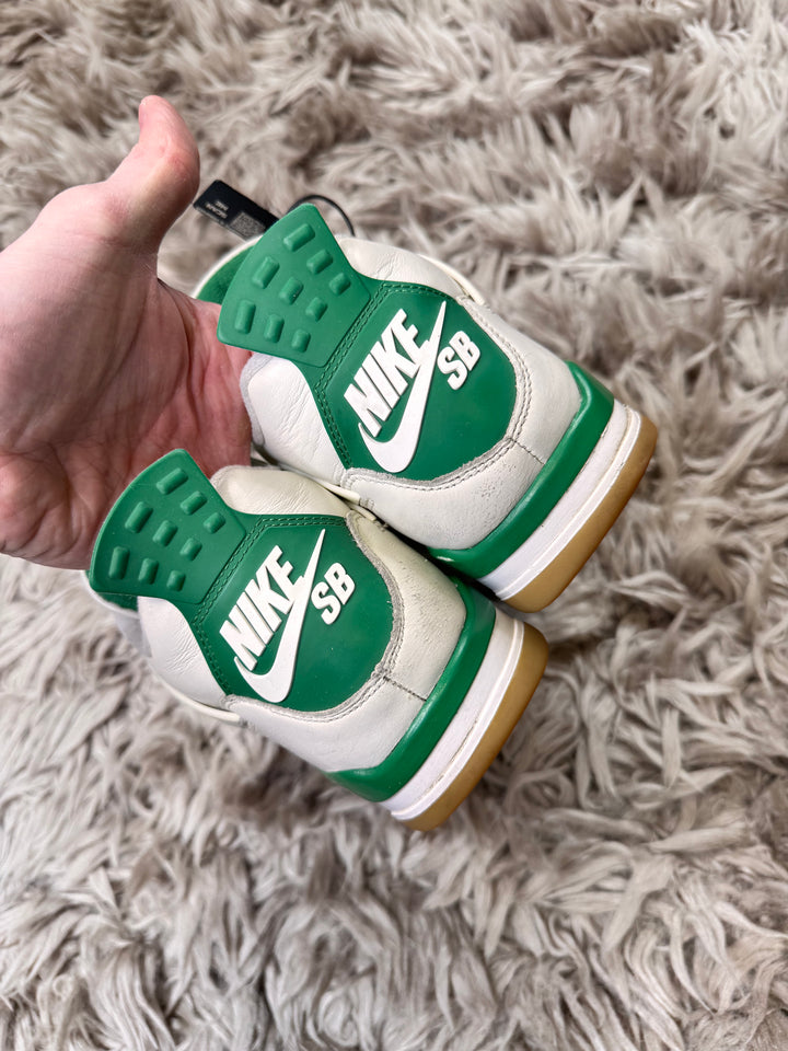 Jordan 4 SB Pine Green 8UK