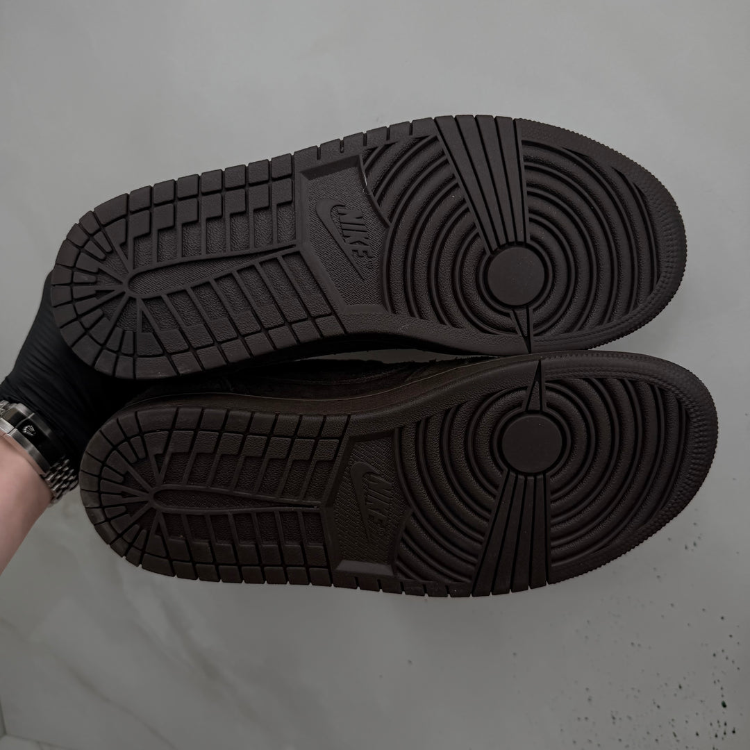 Jordan 1 Low Travis Scott Velvet Brown 7UK (2463)