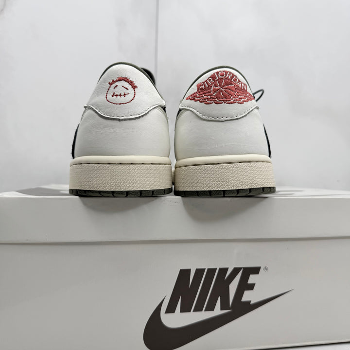 Jordan 1 Low Travis Scott Medium Olive 8.5UK (2483)
