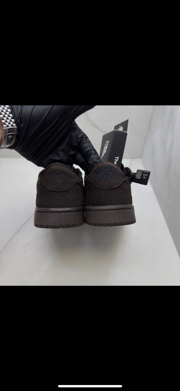 Jordan 1 Low Travis Scott Velvet 5.5UK