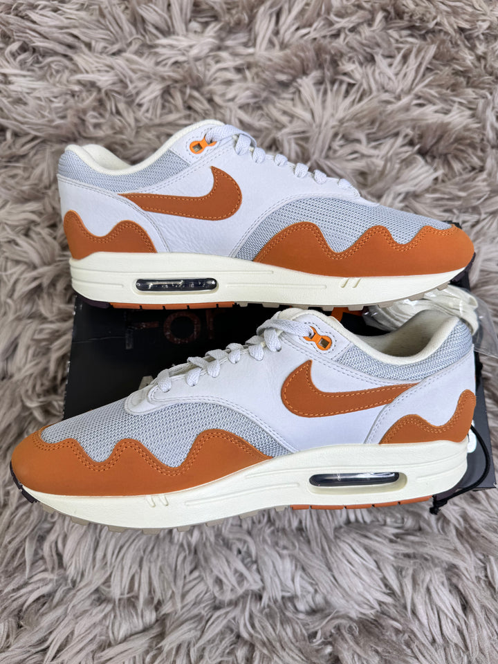 Nike AM1 Patta Monarch 9UK