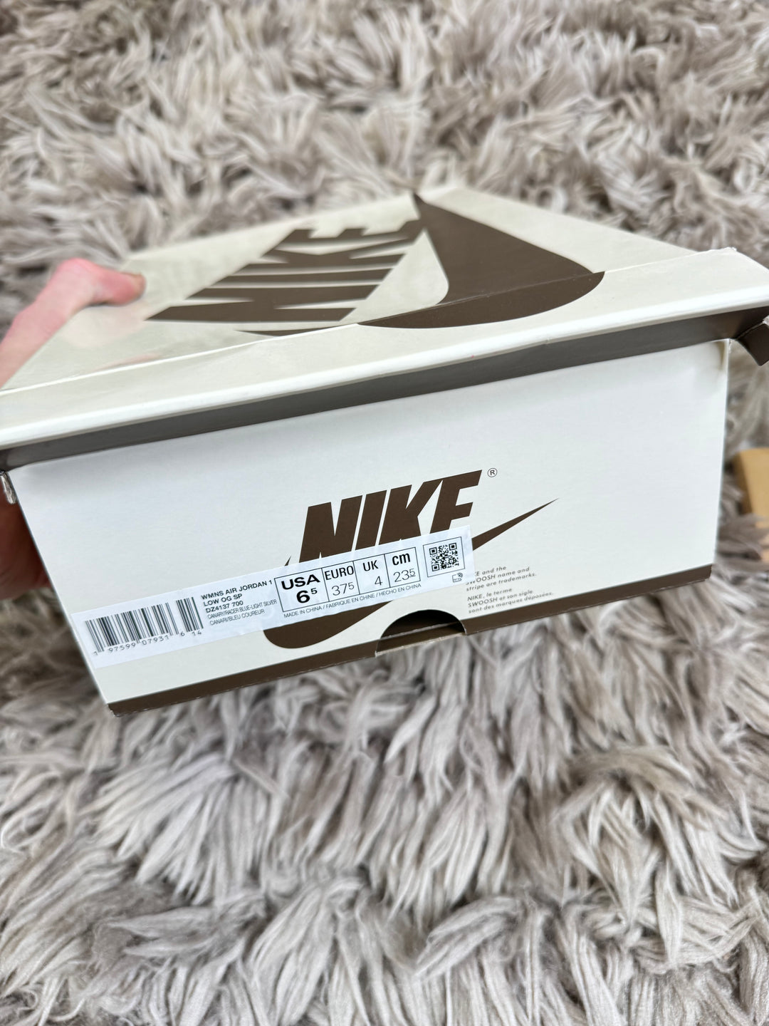 Jordan 1 Low Travis Scott Canary 4UK